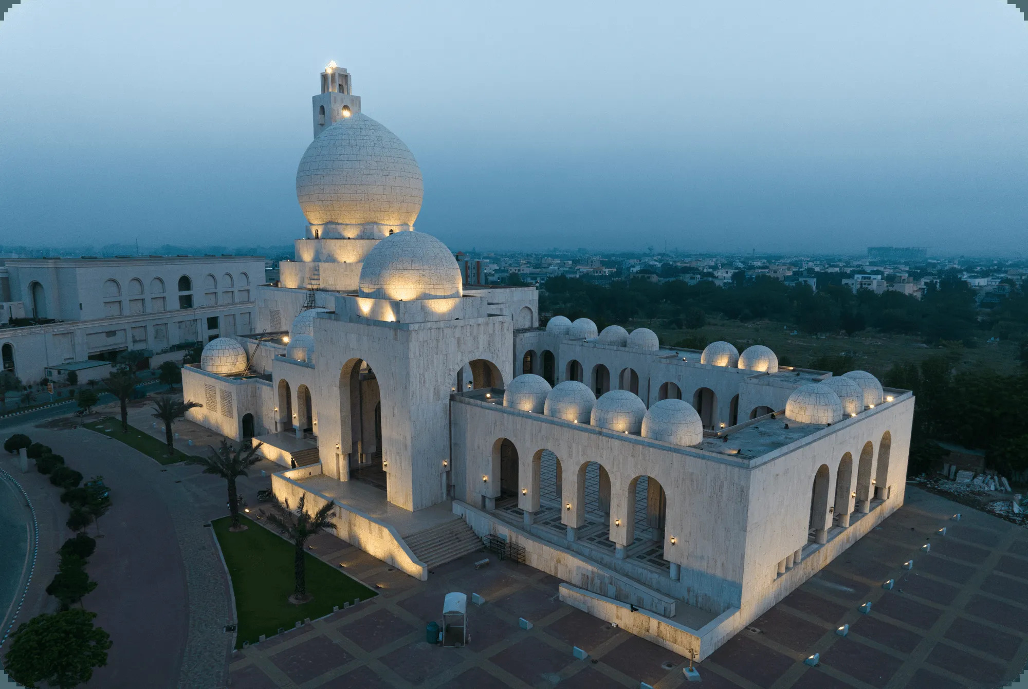 Grand Jamia Mosque Architecture in Lake City Lahore